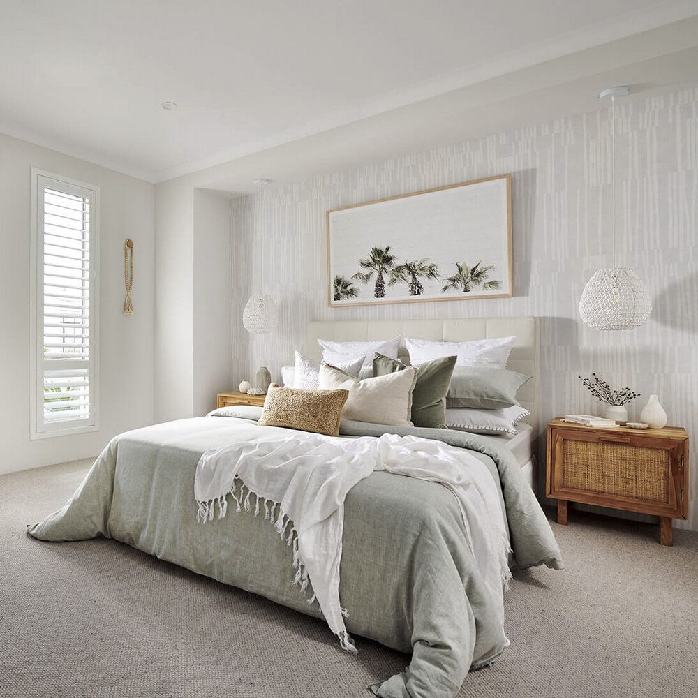 A comfy and relaxing bedroom design with neutral colour